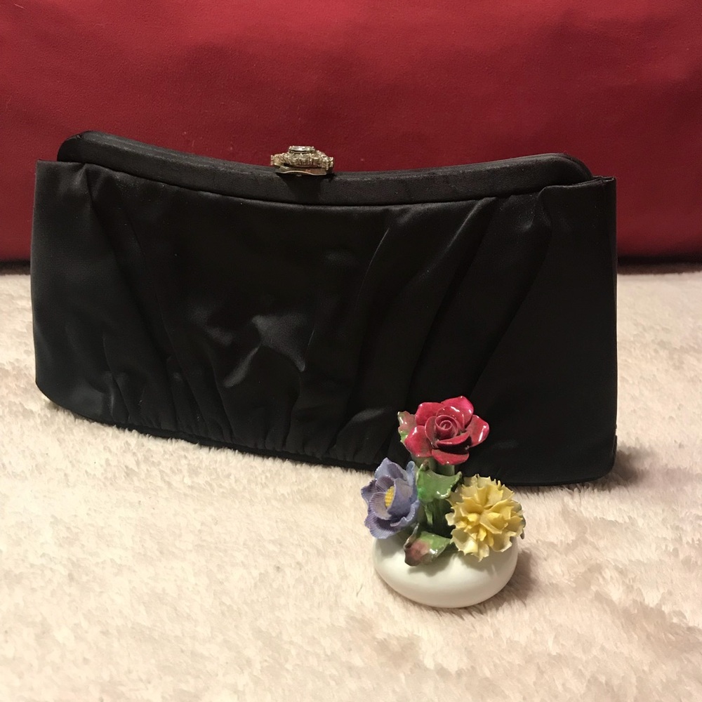 Vintage black clutch